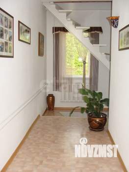 Дом 279м², 3-этажный, участок 18 сот.