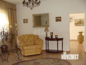 Дом 279м², 3-этажный, участок 18 сот.