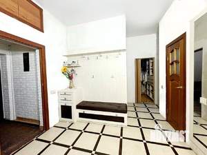 Коттедж 300м&sup2;, 2-этажный, участок 15 сот.  