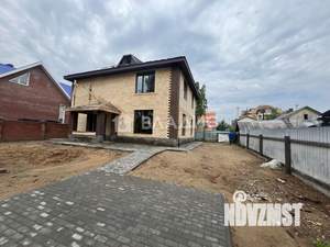 Дом 180м&sup2;, 2-этажный, участок 4 сот.  