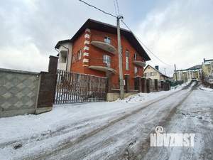 Дом 489м&sup2;, 2-этажный, участок 8 сот.  