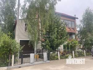 Дом 232м&sup2;, 3-этажный, участок 15 сот.  