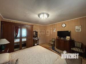 Дом 232м², 3-этажный, участок 15 сот.  