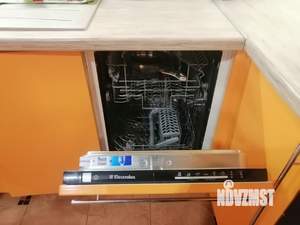 Коттедж 260м&sup2;, 3-этажный, участок 15 сот.  