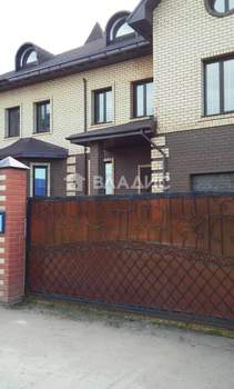 Дом 445м², 3-этажный, участок 10 сот.  