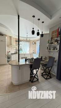 Таунхаус 212м&sup2;, 3-этажный, участок 15 сот.  