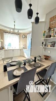 Таунхаус 212м&sup2;, 3-этажный, участок 15 сот.  