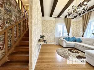 Дом 220м², 2-этажный, участок 11 сот.  