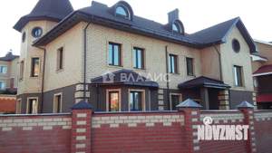 Дом 445м&sup2;, 3-этажный, участок 10 сот.  