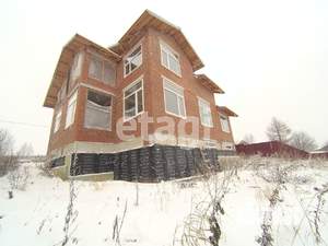 Дом 300м&sup2;, 3-этажный, участок 9 сот.  