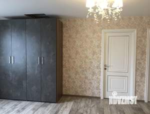 Дом 180м&sup2;, 2-этажный, участок 6 сот.  