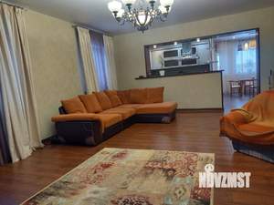 Коттедж 200м&sup2;, 2-этажный, участок 9 сот.  