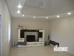 Коттедж 235м&sup2;, 3-этажный, участок 7 сот.  