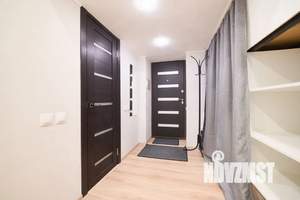 Студия квартира, посуточно, 42м2, 12/18 этаж