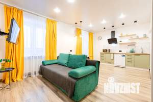 Студия квартира, посуточно, 40м2, 1/10 этаж