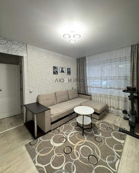 2-к квартира, вторичка, 42м2, 1/4 этаж