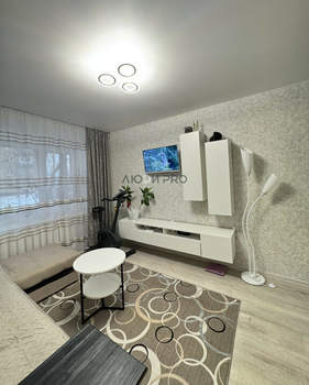 2-к квартира, вторичка, 42м2, 1/4 этаж