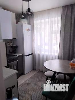 2-к квартира, вторичка, 42м2, 1/4 этаж