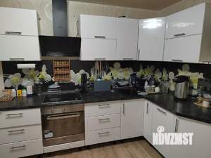 2-к квартира, вторичка, 57м2, 1/10 этаж