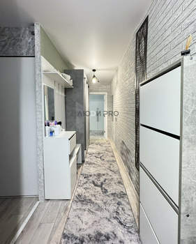 2-к квартира, вторичка, 42м2, 1/4 этаж